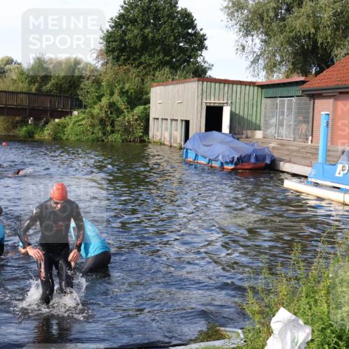 31.08.2025 - Elbe Triathlon Hamburg Luisa Fischer http://msf.ph/oto/8676682 31.08.2025 09:10:09 Schwimmen 432, 473, 478, 658 meine-sportfotos.de