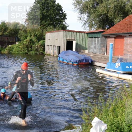 31.08.2025 - Elbe Triathlon Hamburg Luisa Fischer http://msf.ph/oto/8676687 31.08.2025 09:10:09 Schwimmen 432, 473, 478, 658 meine-sportfotos.de