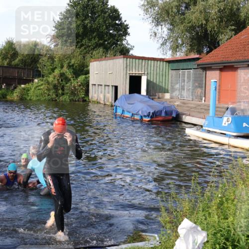 31.08.2025 - Elbe Triathlon Hamburg Luisa Fischer http://msf.ph/oto/8676688 31.08.2025 09:10:10 Schwimmen 432, 473, 478, 658 meine-sportfotos.de