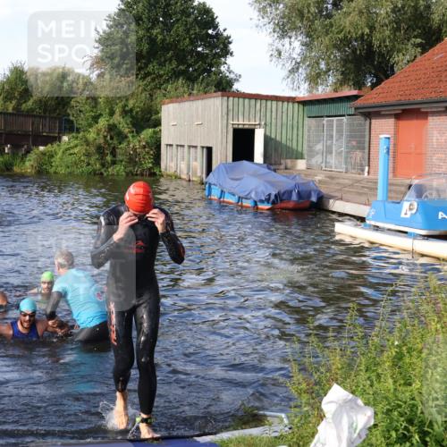 31.08.2025 - Elbe Triathlon Hamburg Luisa Fischer http://msf.ph/oto/8676691 31.08.2025 09:10:10 Schwimmen 432, 473, 478, 658 meine-sportfotos.de