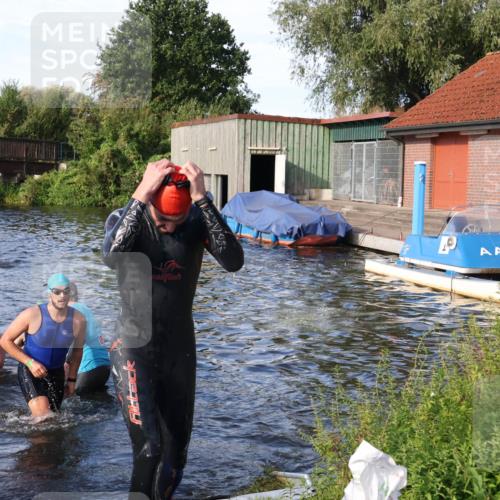 31.08.2025 - Elbe Triathlon Hamburg Luisa Fischer http://msf.ph/oto/8676698 31.08.2025 09:10:12 Schwimmen 432, 473, 478, 658 meine-sportfotos.de