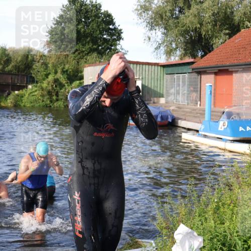 31.08.2025 - Elbe Triathlon Hamburg Luisa Fischer http://msf.ph/oto/8676702 31.08.2025 09:10:12 Schwimmen 432, 473, 478, 658 meine-sportfotos.de