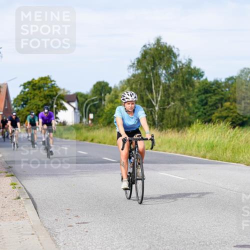 31.08.2025 - Elbe Triathlon Hamburg Michael Burmester http://msf.ph/oto/8676705 31.08.2025 10:25:08 Radfahren 662, 782, 929, 958, 1003, 1039 meine-sportfotos.de