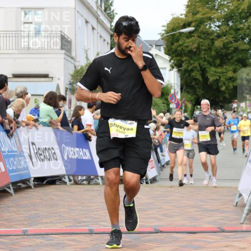 31.08.2025 - 21. Blankeneser Heldenlauf Strokosch-Dieckow http://msf.ph/oto/8676728 31.08.2025 10:28:11 Ziel 2348, 2067, 2140, 2133, 2261 meine-sportfotos.de