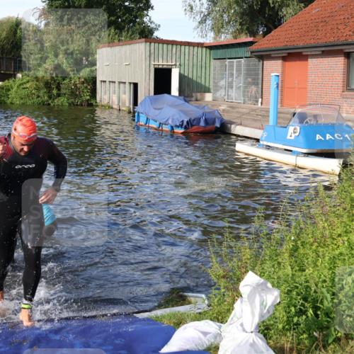 31.08.2025 - Elbe Triathlon Hamburg Luisa Fischer http://msf.ph/oto/8676732 31.08.2025 09:10:31 Schwimmen 454, 499, 603, 655, 834 meine-sportfotos.de