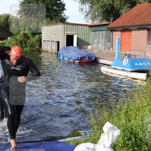 31.08.2025 - Elbe Triathlon Hamburg Luisa Fischer http://msf.ph/oto/8676733 31.08.2025 09:10:32 Schwimmen 454, 499, 603, 655, 834 meine-sportfotos.de