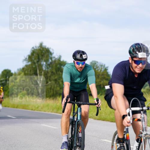 31.08.2025 - Elbe Triathlon Hamburg Michael Burmester http://msf.ph/oto/8676734 31.08.2025 10:25:13 Radfahren 829, 929, 955, 958, 966, 1003, 1039, 1094, 1096 meine-sportfotos.de