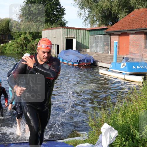 31.08.2025 - Elbe Triathlon Hamburg Luisa Fischer http://msf.ph/oto/8676739 31.08.2025 09:10:32 Schwimmen 454, 499, 603, 655, 834 meine-sportfotos.de