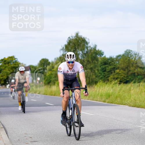 31.08.2025 - Elbe Triathlon Hamburg Michael Burmester http://msf.ph/oto/8676755 31.08.2025 10:25:17 Radfahren 829, 935, 955, 966, 1021, 1039, 1094, 1096 meine-sportfotos.de