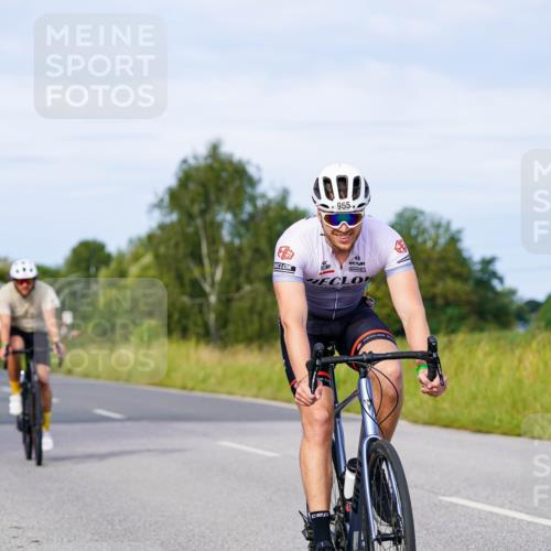 31.08.2025 - Elbe Triathlon Hamburg Michael Burmester http://msf.ph/oto/8676764 31.08.2025 10:25:17 Radfahren 829, 935, 955, 966, 1021, 1039, 1094, 1096 meine-sportfotos.de