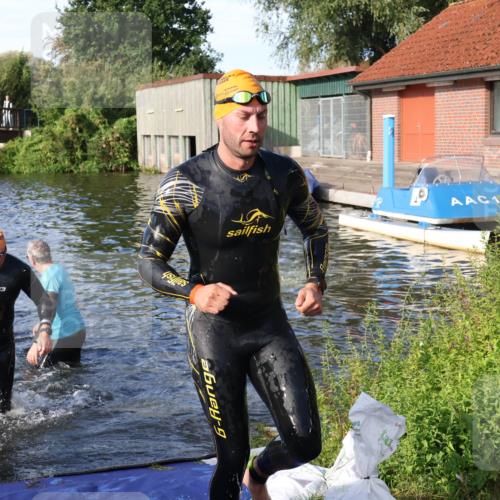 31.08.2025 - Elbe Triathlon Hamburg Luisa Fischer http://msf.ph/oto/8676768 31.08.2025 09:10:38 Schwimmen 499, 603, 655 meine-sportfotos.de
