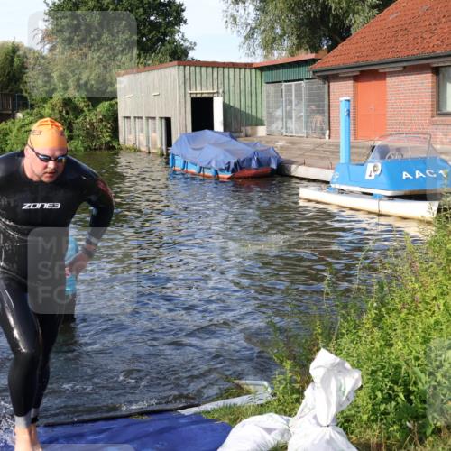 31.08.2025 - Elbe Triathlon Hamburg Luisa Fischer http://msf.ph/oto/8676778 31.08.2025 09:10:40 Schwimmen 499, 603 meine-sportfotos.de