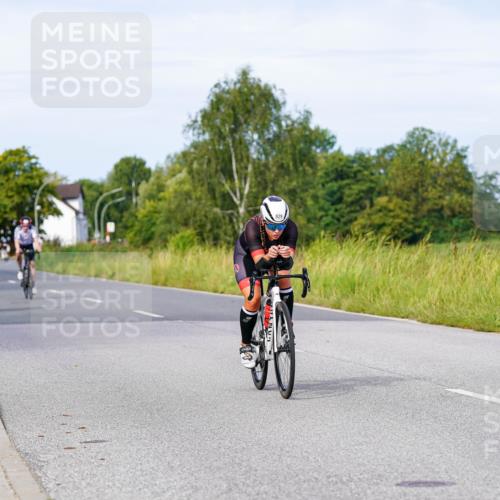 31.08.2025 - Elbe Triathlon Hamburg Michael Burmester http://msf.ph/oto/8676779 31.08.2025 10:25:20 Radfahren 829, 935, 955, 966, 1008, 1021, 1094 meine-sportfotos.de