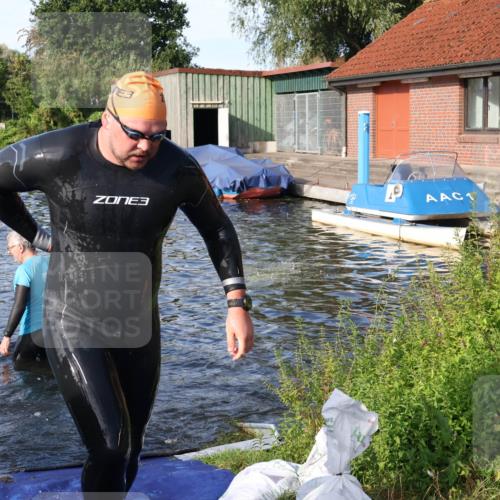 31.08.2025 - Elbe Triathlon Hamburg Luisa Fischer http://msf.ph/oto/8676783 31.08.2025 09:10:40 Schwimmen 499, 603 meine-sportfotos.de