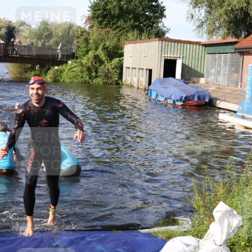 31.08.2025 - Elbe Triathlon Hamburg Luisa Fischer http://msf.ph/oto/8676789 31.08.2025 09:10:55 Schwimmen 428, 595, 648 meine-sportfotos.de