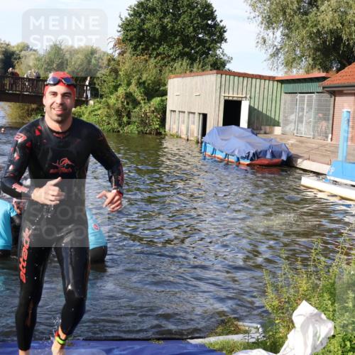 31.08.2025 - Elbe Triathlon Hamburg Luisa Fischer http://msf.ph/oto/8676795 31.08.2025 09:10:56 Schwimmen 428, 595, 648 meine-sportfotos.de