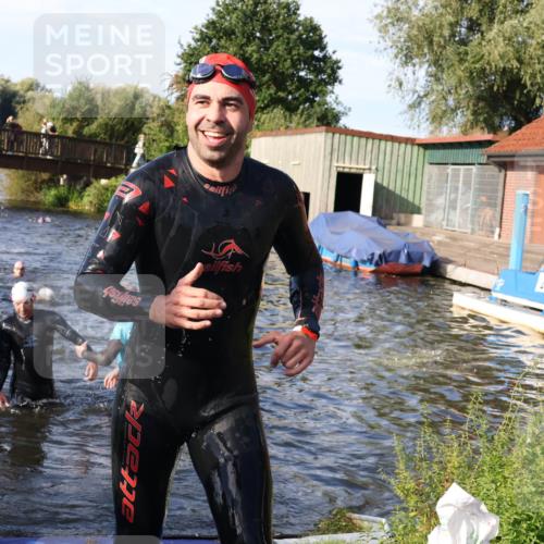 31.08.2025 - Elbe Triathlon Hamburg Luisa Fischer http://msf.ph/oto/8676798 31.08.2025 09:10:57 Schwimmen 428, 595, 648 meine-sportfotos.de