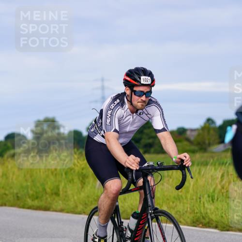 31.08.2025 - Elbe Triathlon Hamburg Michael Burmester http://msf.ph/oto/8676799 31.08.2025 10:25:24 Radfahren 935, 1008, 1021 meine-sportfotos.de