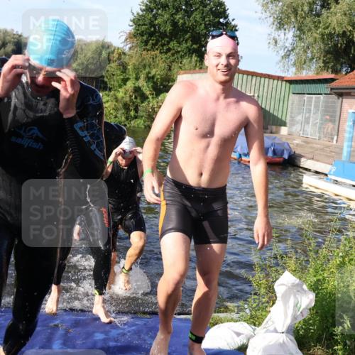 31.08.2025 - Elbe Triathlon Hamburg Luisa Fischer http://msf.ph/oto/8676856 31.08.2025 09:11:21 Schwimmen 400, 536, 576, 588, 694, 709 meine-sportfotos.de