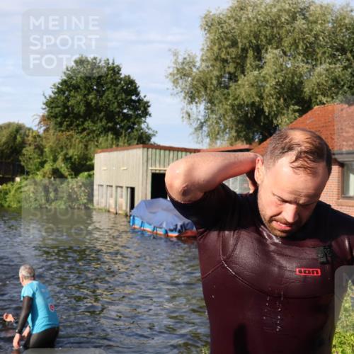 31.08.2025 - Elbe Triathlon Hamburg Luisa Fischer http://msf.ph/oto/8676864 31.08.2025 09:11:30 Schwimmen 576, 614, 652 meine-sportfotos.de