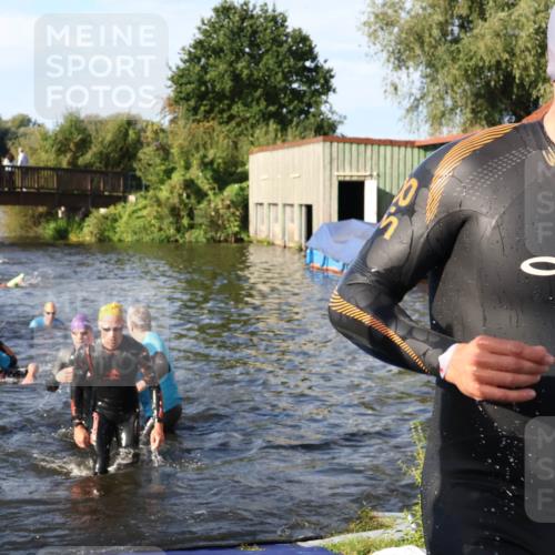 31.08.2025 - Elbe Triathlon Hamburg Luisa Fischer http://msf.ph/oto/8676870 31.08.2025 09:11:39 Schwimmen 575, 614, 616, 652, 656 meine-sportfotos.de
