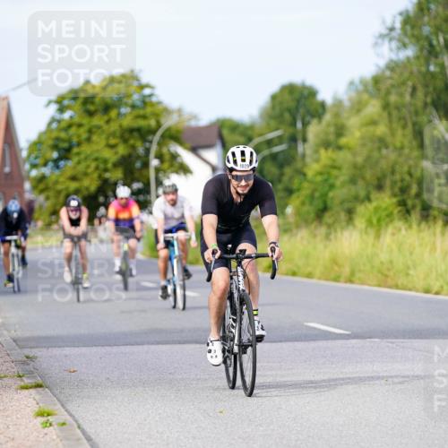 31.08.2025 - Elbe Triathlon Hamburg Michael Burmester http://msf.ph/oto/8676871 31.08.2025 10:25:53 Radfahren 503, 890, 973, 1020, 1029, 1055, 1060 meine-sportfotos.de