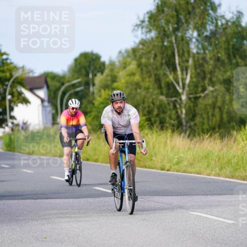 31.08.2025 - Elbe Triathlon Hamburg Michael Burmester http://msf.ph/oto/8676879 31.08.2025 10:25:55 Radfahren 503, 890, 973, 1020, 1029, 1055, 1060 meine-sportfotos.de