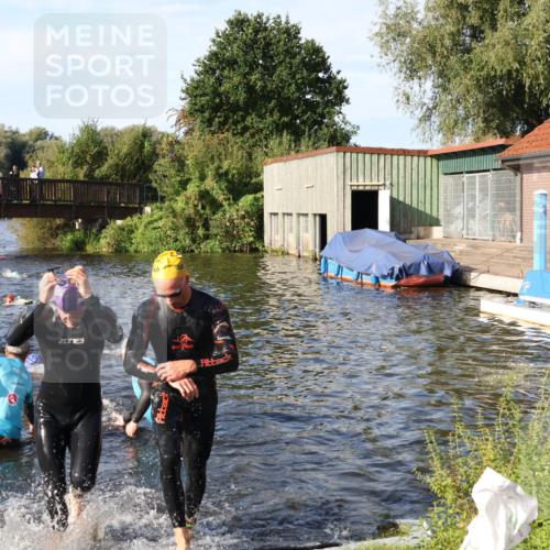 31.08.2025 - Elbe Triathlon Hamburg Luisa Fischer http://msf.ph/oto/8676881 31.08.2025 09:11:41 Schwimmen 575, 614, 616, 653, 656 meine-sportfotos.de