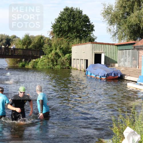 31.08.2025 - Elbe Triathlon Hamburg Luisa Fischer http://msf.ph/oto/8676895 31.08.2025 09:11:44 Schwimmen 575, 616, 653, 656 meine-sportfotos.de