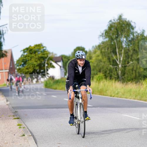 31.08.2025 - Elbe Triathlon Hamburg Michael Burmester http://msf.ph/oto/8676903 31.08.2025 10:25:58 Radfahren 503, 806, 890, 1020, 1055, 1082 meine-sportfotos.de