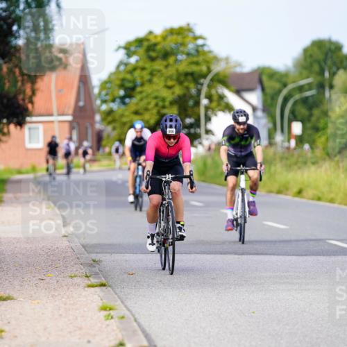 31.08.2025 - Elbe Triathlon Hamburg Michael Burmester http://msf.ph/oto/8676909 31.08.2025 10:26:02 Radfahren 768, 806, 1020, 1082 meine-sportfotos.de