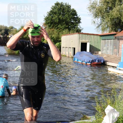 31.08.2025 - Elbe Triathlon Hamburg Luisa Fischer http://msf.ph/oto/8676910 31.08.2025 09:11:47 Schwimmen 438, 616, 653 meine-sportfotos.de