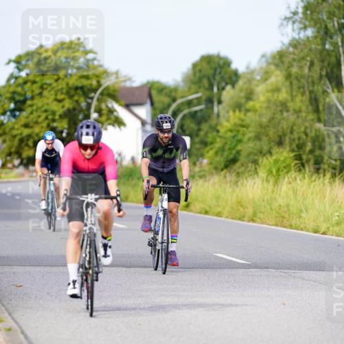 31.08.2025 - Elbe Triathlon Hamburg Michael Burmester http://msf.ph/oto/8676915 31.08.2025 10:26:02 Radfahren 768, 806, 1020, 1082 meine-sportfotos.de