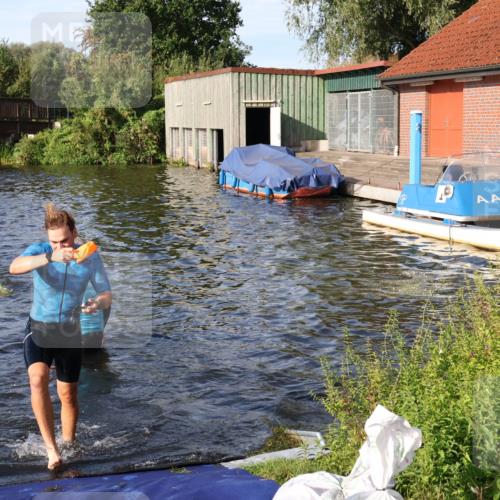 31.08.2025 - Elbe Triathlon Hamburg Luisa Fischer http://msf.ph/oto/8676917 31.08.2025 09:11:55 Schwimmen 438, 477, 568, 653 meine-sportfotos.de