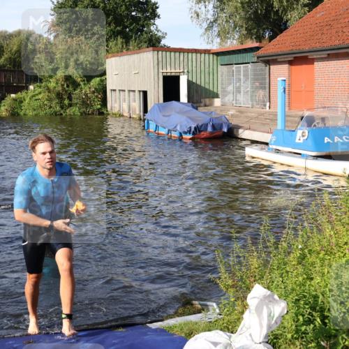 31.08.2025 - Elbe Triathlon Hamburg Luisa Fischer http://msf.ph/oto/8676920 31.08.2025 09:11:56 Schwimmen 438, 477, 568 meine-sportfotos.de