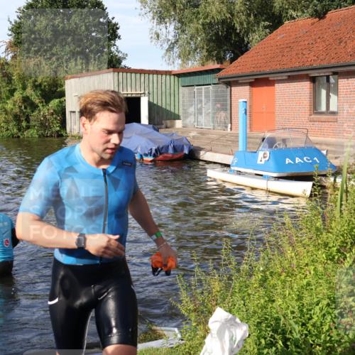 31.08.2025 - Elbe Triathlon Hamburg Luisa Fischer http://msf.ph/oto/8676930 31.08.2025 09:11:58 Schwimmen 438, 477, 568 meine-sportfotos.de