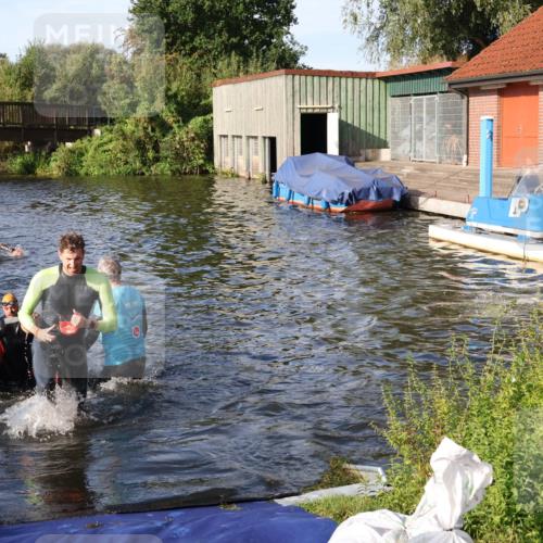 31.08.2025 - Elbe Triathlon Hamburg Luisa Fischer http://msf.ph/oto/8676936 31.08.2025 09:12:02 Schwimmen 477, 525, 568 meine-sportfotos.de