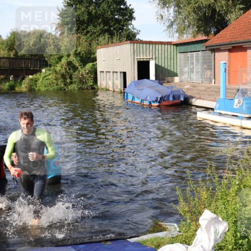 31.08.2025 - Elbe Triathlon Hamburg Luisa Fischer http://msf.ph/oto/8676941 31.08.2025 09:12:03 Schwimmen 477, 525, 568, 626 meine-sportfotos.de