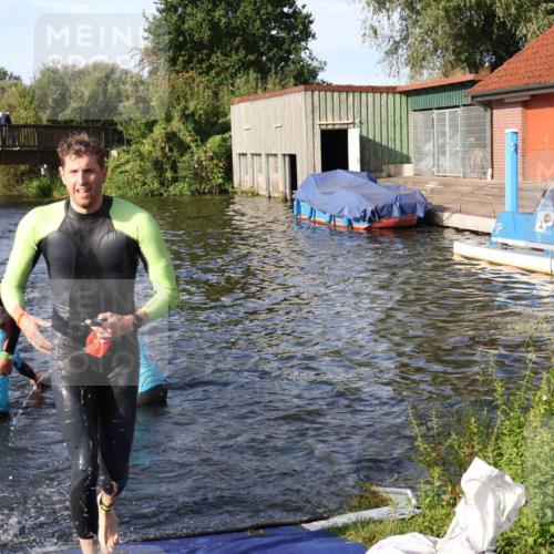 31.08.2025 - Elbe Triathlon Hamburg Luisa Fischer http://msf.ph/oto/8676950 31.08.2025 09:12:05 Schwimmen 477, 525, 568, 626 meine-sportfotos.de
