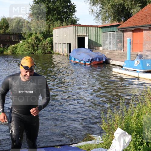 31.08.2025 - Elbe Triathlon Hamburg Luisa Fischer http://msf.ph/oto/8676959 31.08.2025 09:12:11 Schwimmen 525, 626, 639 meine-sportfotos.de