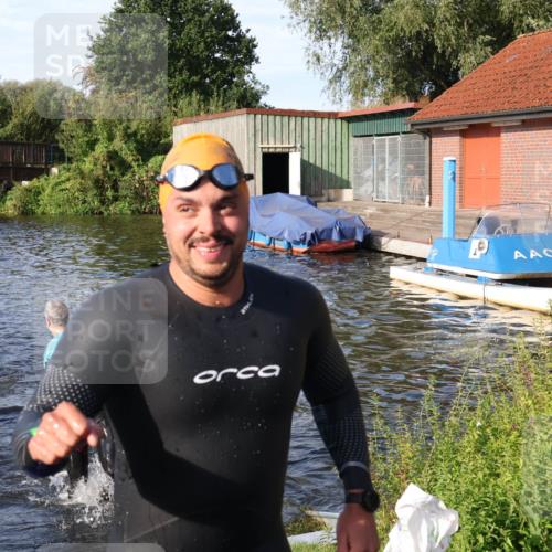 31.08.2025 - Elbe Triathlon Hamburg Luisa Fischer http://msf.ph/oto/8676966 31.08.2025 09:12:12 Schwimmen 525, 626, 639 meine-sportfotos.de