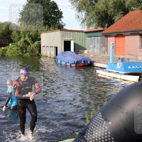 31.08.2025 - Elbe Triathlon Hamburg Luisa Fischer http://msf.ph/oto/8676968 31.08.2025 09:12:12 Schwimmen 525, 626, 639 meine-sportfotos.de