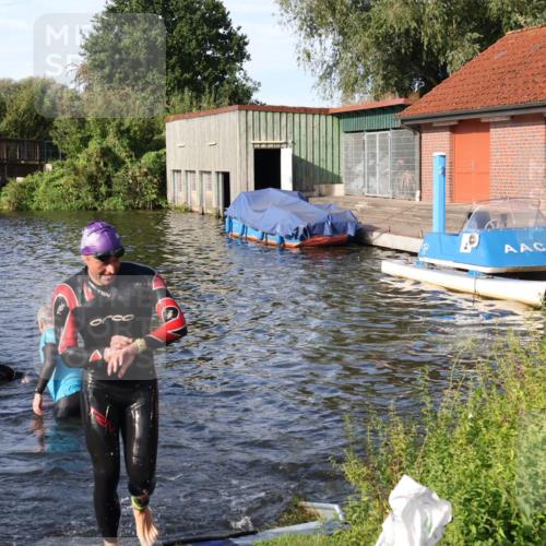 31.08.2025 - Elbe Triathlon Hamburg Luisa Fischer http://msf.ph/oto/8676971 31.08.2025 09:12:13 Schwimmen 525, 626, 639 meine-sportfotos.de