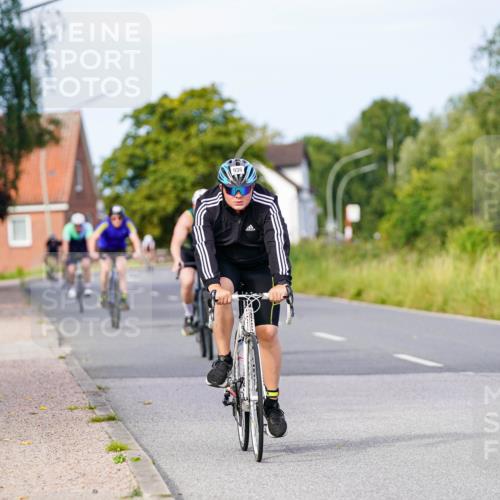31.08.2025 - Elbe Triathlon Hamburg Michael Burmester http://msf.ph/oto/8676973 31.08.2025 10:26:21 Radfahren 905, 936, 1103, 1108, 1149 meine-sportfotos.de