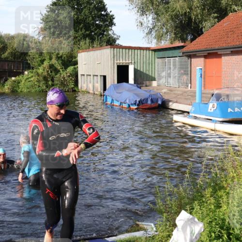 31.08.2025 - Elbe Triathlon Hamburg Luisa Fischer http://msf.ph/oto/8676974 31.08.2025 09:12:13 Schwimmen 525, 626, 639 meine-sportfotos.de