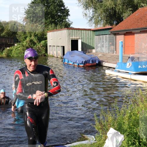 31.08.2025 - Elbe Triathlon Hamburg Luisa Fischer http://msf.ph/oto/8676975 31.08.2025 09:12:14 Schwimmen 525, 626, 639 meine-sportfotos.de