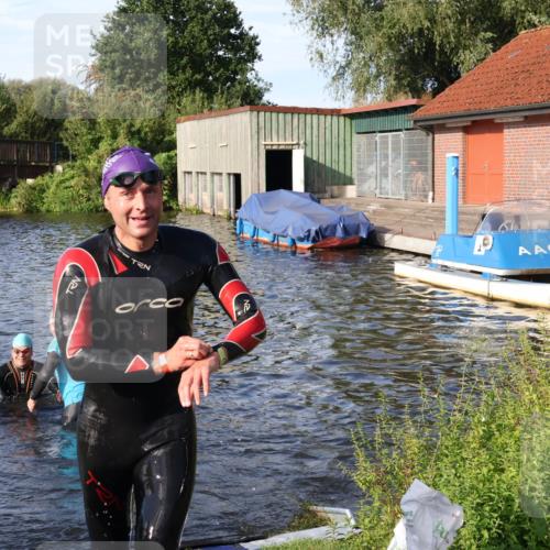 31.08.2025 - Elbe Triathlon Hamburg Luisa Fischer http://msf.ph/oto/8676976 31.08.2025 09:12:14 Schwimmen 525, 626, 639 meine-sportfotos.de