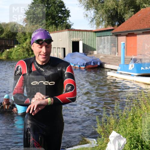 31.08.2025 - Elbe Triathlon Hamburg Luisa Fischer http://msf.ph/oto/8676978 31.08.2025 09:12:14 Schwimmen 525, 626, 639 meine-sportfotos.de