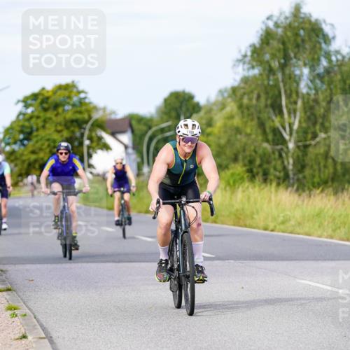 31.08.2025 - Elbe Triathlon Hamburg Michael Burmester http://msf.ph/oto/8676980 31.08.2025 10:26:23 Radfahren 905, 936, 951, 1103, 1108, 1149 meine-sportfotos.de