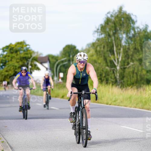 31.08.2025 - Elbe Triathlon Hamburg Michael Burmester http://msf.ph/oto/8676983 31.08.2025 10:26:24 Radfahren 905, 936, 951, 1103, 1108, 1149 meine-sportfotos.de